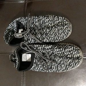 Boys sneakers, size 1